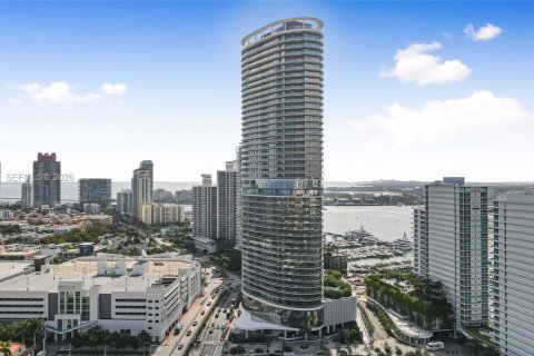 Condo in Miami Beach, Florida, 1 bedroom  № 1998937 - photo 25