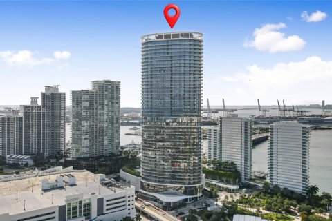 Condo in Miami Beach, Florida, 1 bedroom  № 1998937 - photo 26