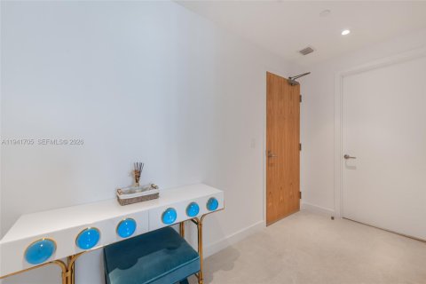 Condo in Miami Beach, Florida, 1 bedroom  № 1998937 - photo 4