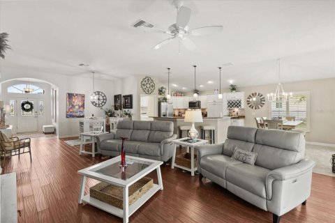 House in Oxford, Florida 3 bedrooms, 191.29 sq.m. № 1885829 - photo 7