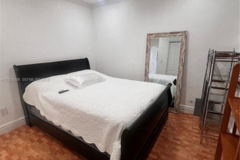 Immobilier commercial à louer à Miami, Floride: 1 chambre, 182.46 m2 № 2409721 - photo 14