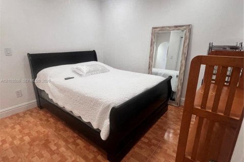 Immobilier commercial à louer à Miami, Floride: 1 chambre, 182.46 m2 № 2409721 - photo 13