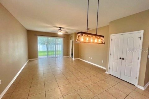 Casa en alquiler en Orlando, Florida, 4 dormitorios, 254.92 m2 № 1900287 - foto 9