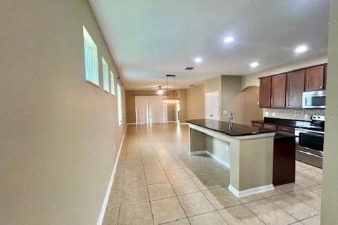 Casa en alquiler en Orlando, Florida, 4 dormitorios, 254.92 m2 № 1900287 - foto 6