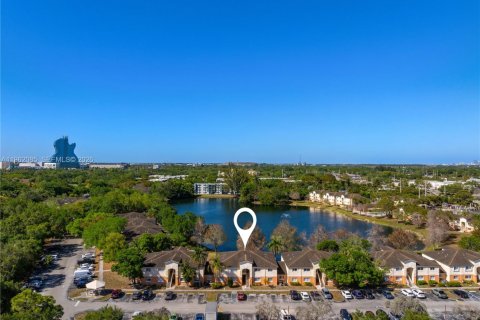 Кондоминиум с 2 спальнями в Холливуд, Флорида № 2024889