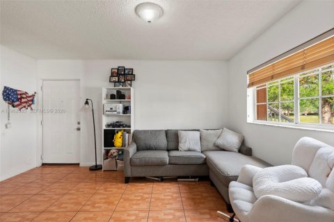 Снять в аренду кондоминиум в Холливуд, Флорида 2 спальни, 69.58м2, № 2024889 - фото 5