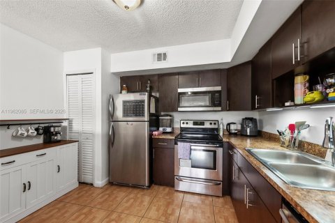 Снять в аренду кондоминиум в Холливуд, Флорида 2 спальни, 69.58м2, № 2024889 - фото 9