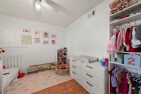 Снять в аренду кондоминиум в Холливуд, Флорида 2 спальни, 69.58м2, № 2024889 - фото 15