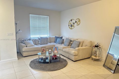 Купить таунхаус в Хомстед, Флорида 3 спальни, 143.53м2, № 2032961 - фото 2