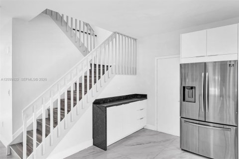 House in Hollywood, Florida 3 bedrooms, 157.93 sq.m. № 2401290 - photo 27