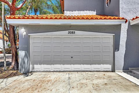 House in Hollywood, Florida 3 bedrooms, 157.93 sq.m. № 2401290 - photo 4