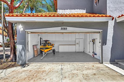 House in Hollywood, Florida 3 bedrooms, 157.93 sq.m. № 2401290 - photo 5