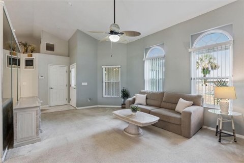 Villa ou maison à vendre à Edgewater, Floride: 3 chambres, 207.36 m2 № 2321139 - photo 8