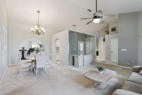 Villa ou maison à vendre à Edgewater, Floride: 3 chambres, 207.36 m2 № 2321139 - photo 7