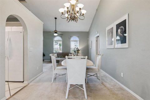 Villa ou maison à vendre à Edgewater, Floride: 3 chambres, 207.36 m2 № 2321139 - photo 11