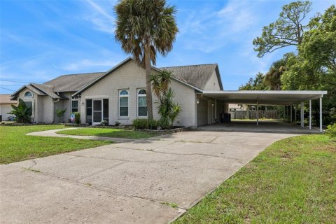House in Edgewater, Florida 3 bedrooms, 207.36 sq.m. № 2321139