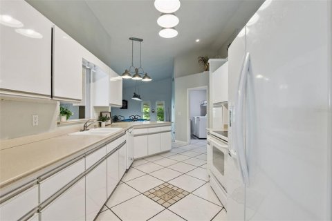Villa ou maison à vendre à Edgewater, Floride: 3 chambres, 207.36 m2 № 2321139 - photo 18