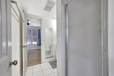 Condo in Fort Lauderdale, Florida, 2 bedrooms  № 2262910 - photo 16