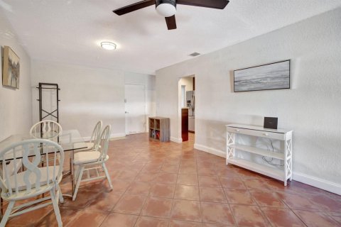 Condo in Fort Lauderdale, Florida, 2 bedrooms  № 2262910 - photo 5