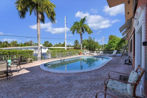 Condo in Fort Lauderdale, Florida, 2 bedrooms  № 2262910 - photo 24