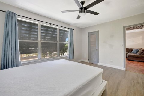 Condo in Fort Lauderdale, Florida, 2 bedrooms  № 2262910 - photo 11