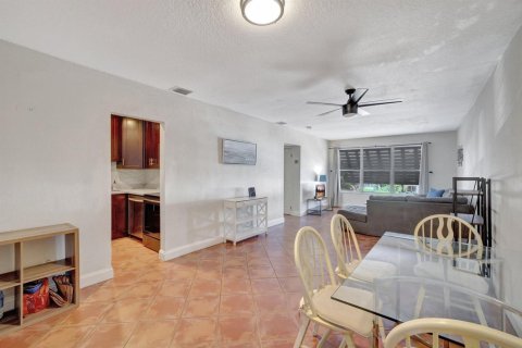 Condo in Fort Lauderdale, Florida, 2 bedrooms  № 2262910 - photo 29