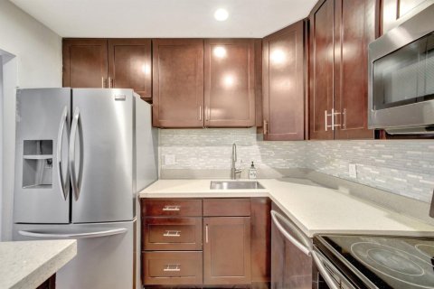 Condo in Fort Lauderdale, Florida, 2 bedrooms  № 2262910 - photo 6