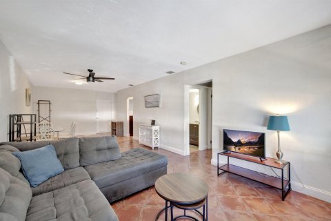 Condo in Fort Lauderdale, Florida, 2 bedrooms  № 2262910 - photo 3