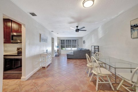 Condo in Fort Lauderdale, Florida, 2 bedrooms  № 2262910 - photo 28