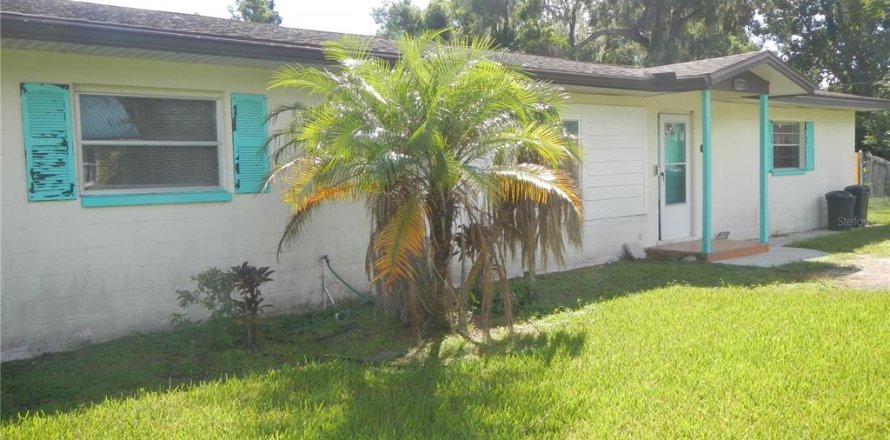 House in Dade City, Florida 3 bedrooms, 177.26 sq.m. № 1902704