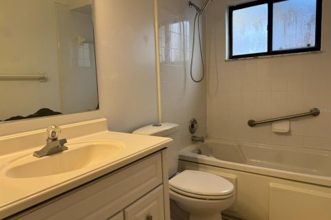 Condo in Deltona, Florida, 3 bedrooms  № 2379167 - photo 19