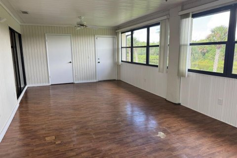 Condo in Deltona, Florida, 3 bedrooms  № 2379167 - photo 12
