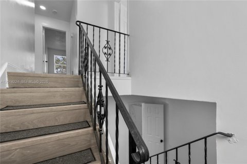 Townhouse in North Lauderdale, Florida 3 bedrooms, 148.46 sq.m. № 2078500 - photo 13