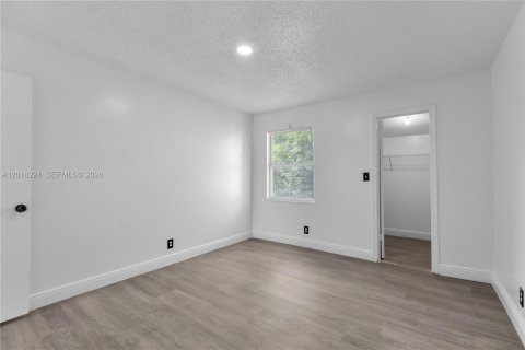 Townhouse in North Lauderdale, Florida 3 bedrooms, 148.46 sq.m. № 2078500 - photo 23