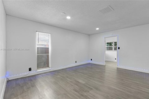 Townhouse in North Lauderdale, Florida 3 bedrooms, 148.46 sq.m. № 2078500 - photo 6