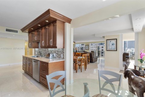 Copropriété à vendre à Hollywood, Floride: 2 chambres, 173.54 m2 № 2428390 - photo 7