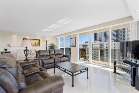 Copropriété à vendre à Hollywood, Floride: 2 chambres, 173.54 m2 № 2428390 - photo 4