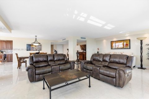 Copropriété à vendre à Hollywood, Floride: 2 chambres, 173.54 m2 № 2428390 - photo 3