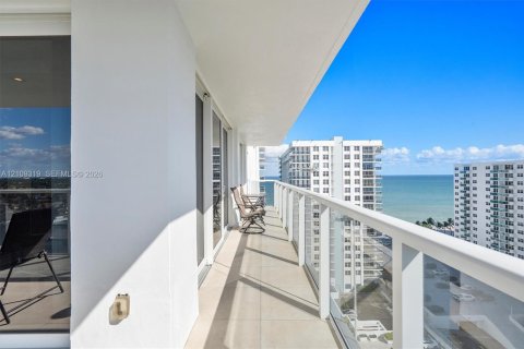 Copropriété à vendre à Hollywood, Floride: 2 chambres, 173.54 m2 № 2428390 - photo 23