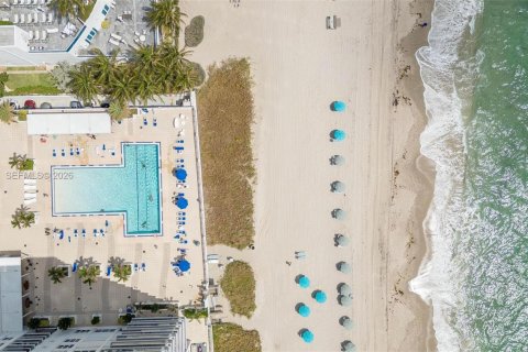 Copropriété à vendre à Hollywood, Floride: 2 chambres, 173.54 m2 № 2428390 - photo 26