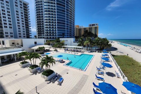 Copropriété à vendre à Hollywood, Floride: 2 chambres, 173.54 m2 № 2428390 - photo 30