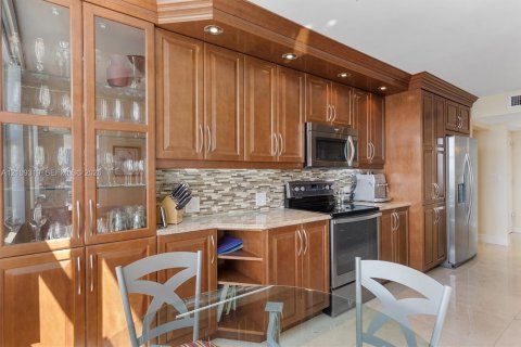 Copropriété à vendre à Hollywood, Floride: 2 chambres, 173.54 m2 № 2428390 - photo 11
