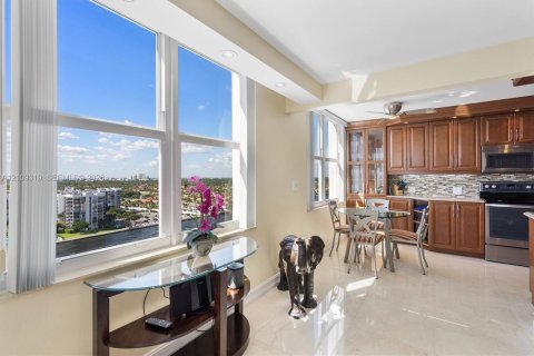 Copropriété à vendre à Hollywood, Floride: 2 chambres, 173.54 m2 № 2428390 - photo 8