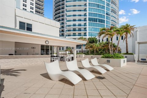 Copropriété à vendre à Hollywood, Floride: 2 chambres, 173.54 m2 № 2428390 - photo 28