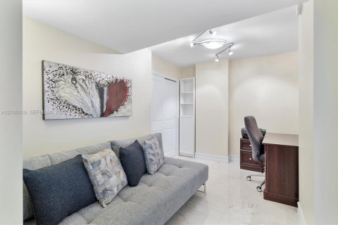 Copropriété à vendre à Hollywood, Floride: 2 chambres, 173.54 m2 № 2428390 - photo 18