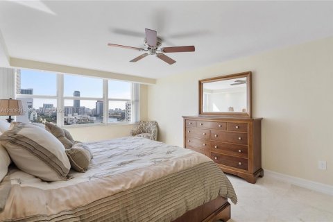 Copropriété à vendre à Hollywood, Floride: 2 chambres, 173.54 m2 № 2428390 - photo 13
