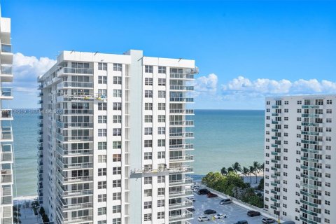 Copropriété à vendre à Hollywood, Floride: 2 chambres, 173.54 m2 № 2428390 - photo 24