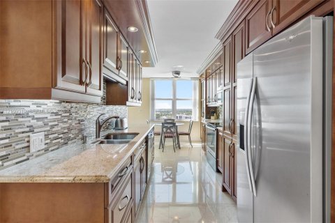 Copropriété à vendre à Hollywood, Floride: 2 chambres, 173.54 m2 № 2428390 - photo 9