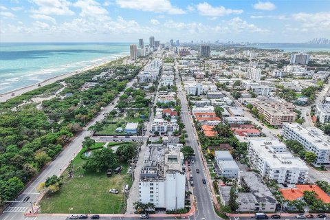 Condo in Miami Beach, Florida, 1 bedroom  № 2060349 - photo 21
