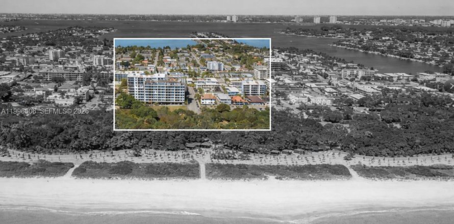 Кондоминиум с 1 спальней в Майами-Бич, Флорида № 2060349